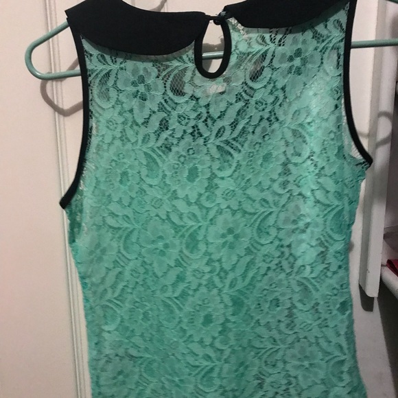 Collared lace top - Picture 2 of 3